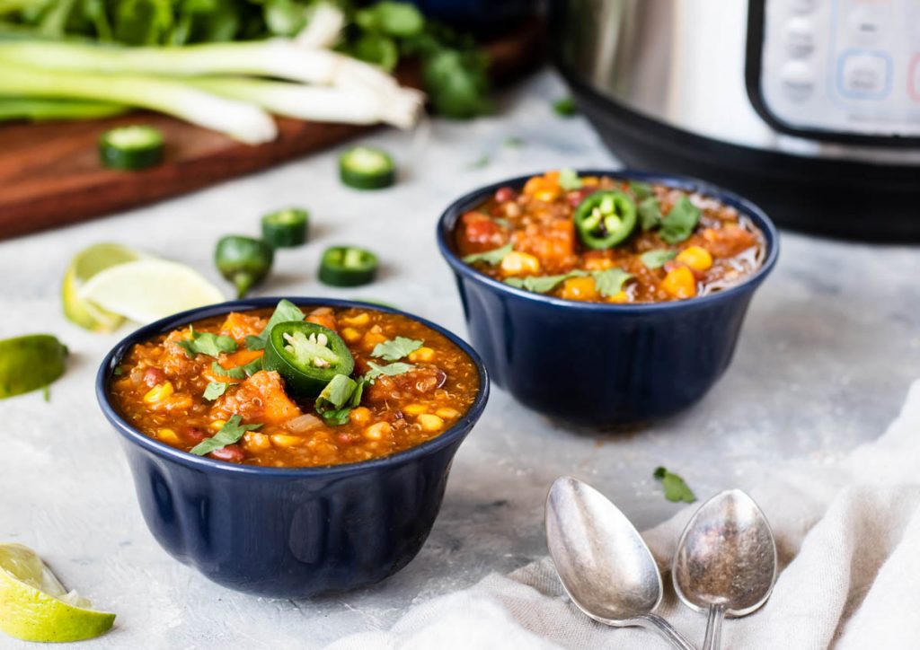 15Minute Quinoa Sweet Potato Chili (Instant Pot) Mom's Dinner