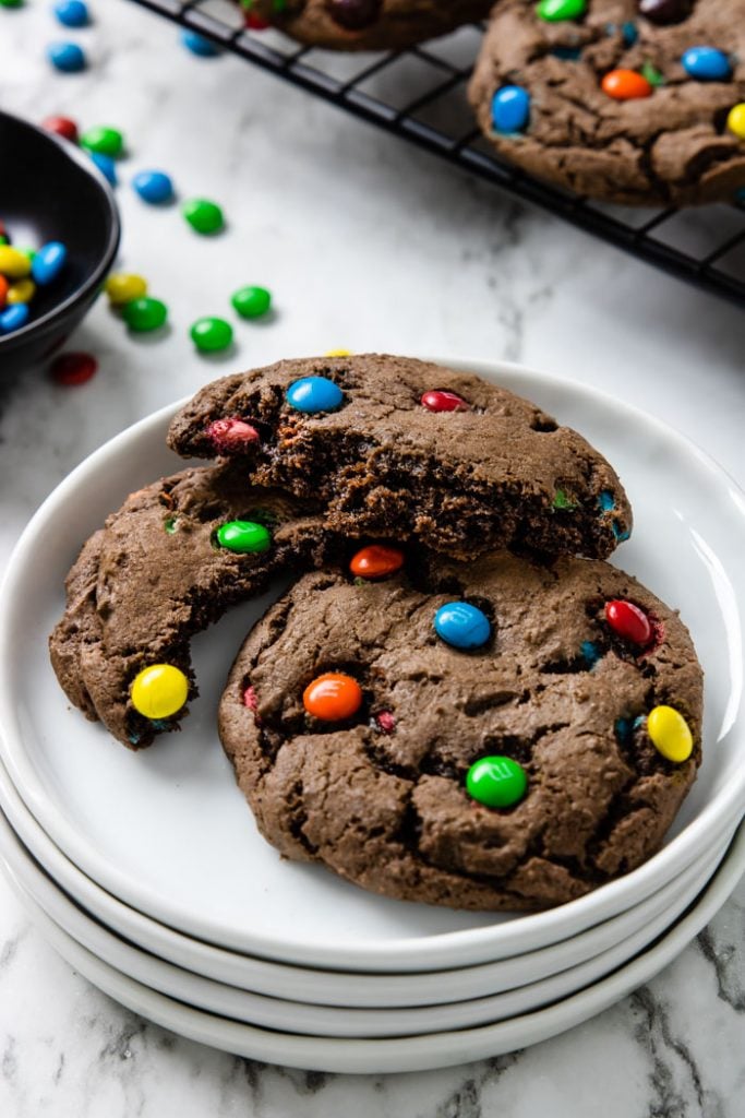 picture showing the fudgy center of the chocolate cake mix cookie