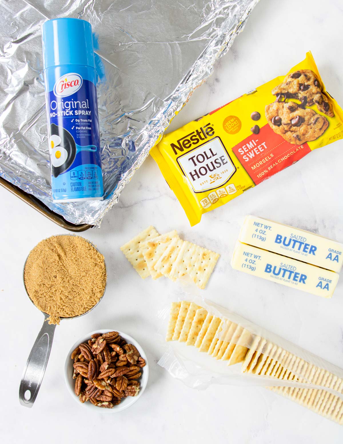 Ingredients to make saltine toffee