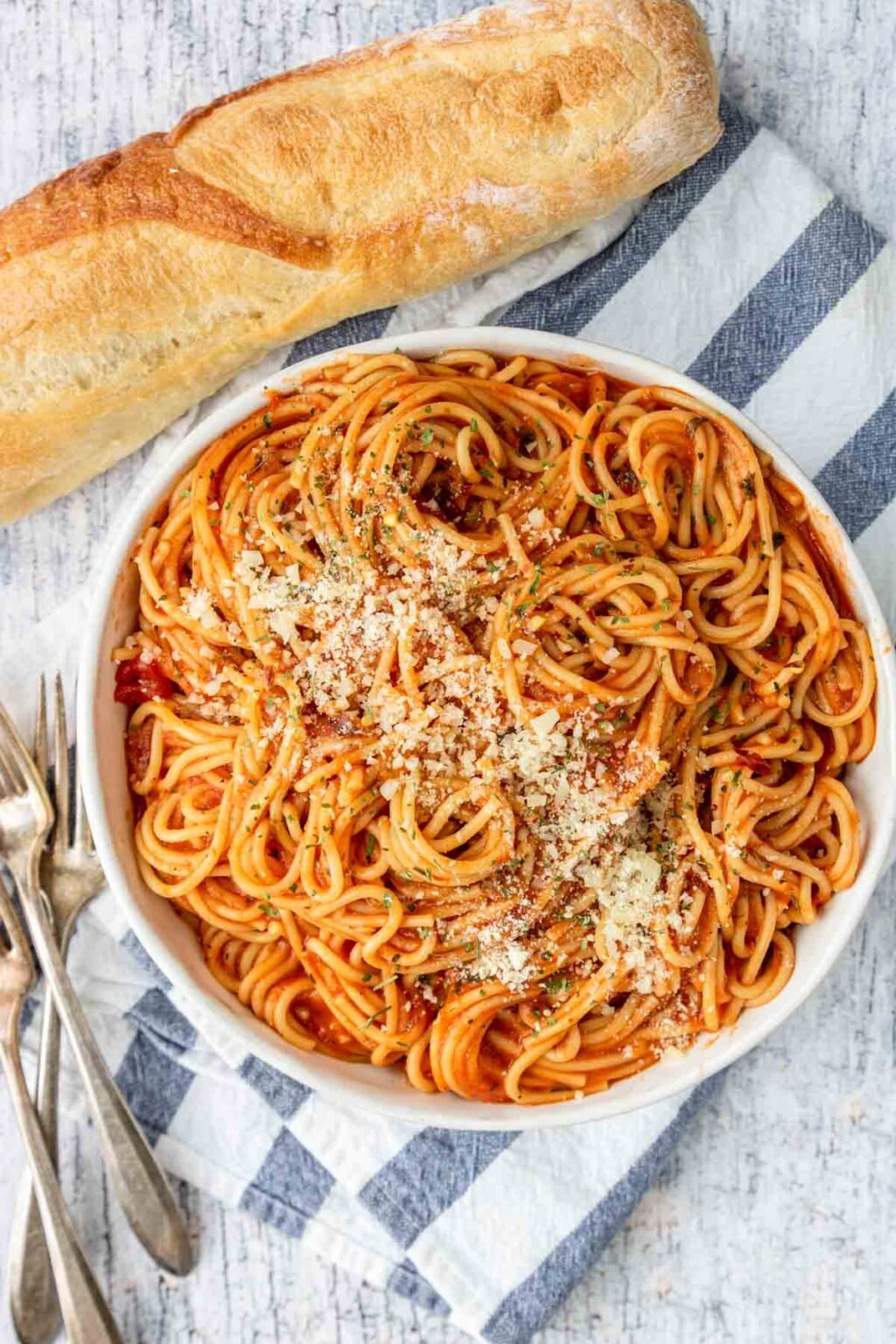 Instant Pot Spaghetti with Jar Sauce + Video - Mom's Dinner