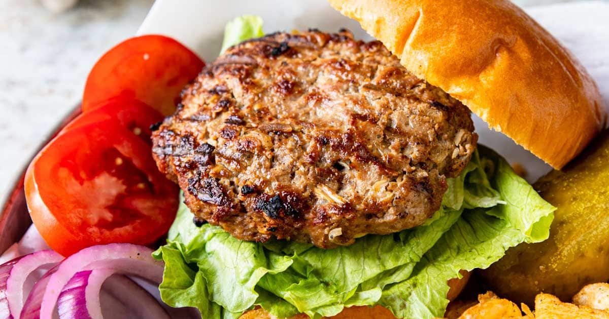 Juicy Grilled Turkey Burgers - Mom's Dinner