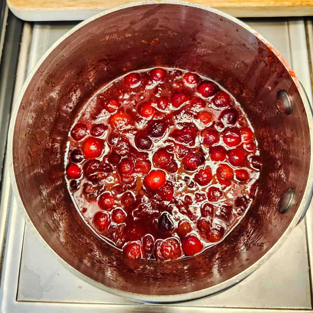 cranberry sauce cooling