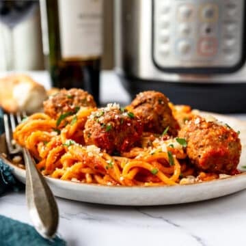 Plate of spaghetti and meatballs that was prepared in the instant pot.