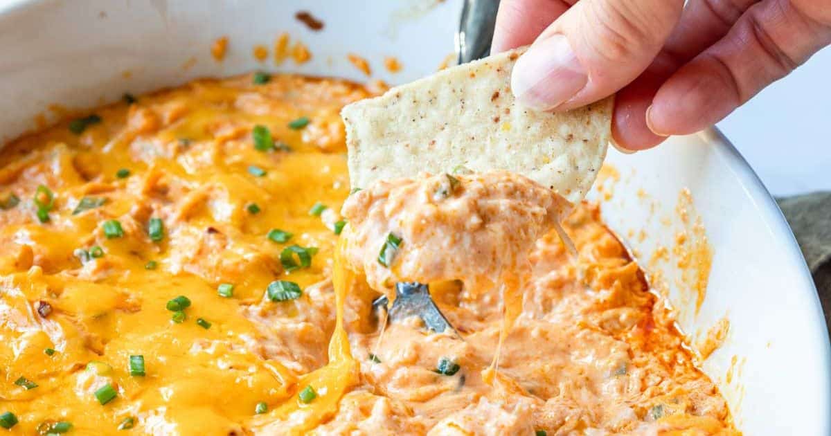 Easy Buffalo Chicken Dip - Mom's Dinner